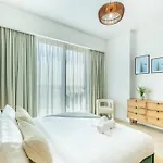 1 Bedroom In Canal Front Residence Al Wasl By Pk Holidays